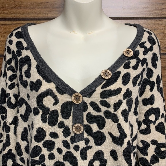 BiBi large beige/black Leopard Print V-Neck Sweater - Picture 8 of 8